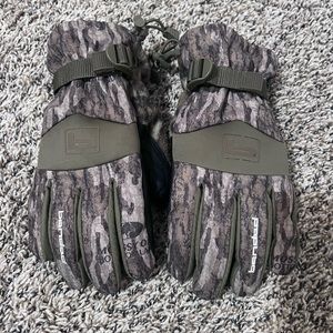 Banded brand, “Calefaction Elite” insulated gloves with Primaloft insulation.L